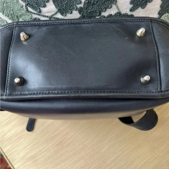 Vintage Coach Navy Legacy Zip #9966 Leather Shoulder Bag with Gold Hardware - Picture 8 of 11